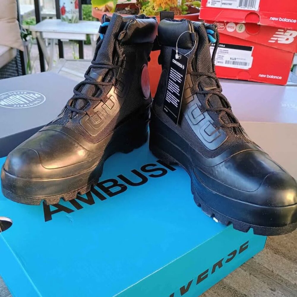 Converse ambush boots 2 Pairs Same Size. You Get Both For $25